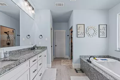 310 Oak Creek Court, Springtown, TX 76082 - Photo 34