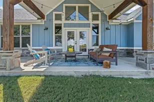 310 Oak Creek Ct, Springtown, TX 76082 - Photo 2