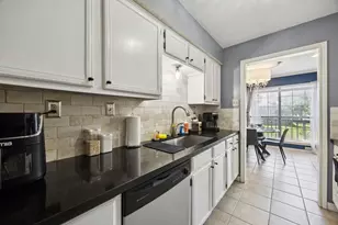 16301 Ledgemont Ln, Addison, TX 75001 - Photo 14