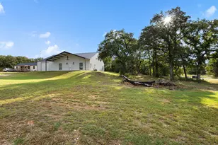 335 Ponderosa St, Bowie, TX 76230 - Photo 2