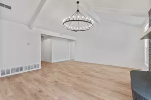 610 Betsy Ross Dr, Arlington, TX 76002 - Photo 32