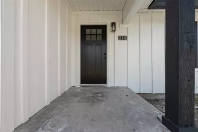 206 E Avenue G, Valley Mills, TX 76689 - Photo 2