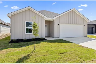 217 Lead Creek Drive, Fort Worth, TX 76131 - Photo 2