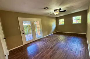 112 N 34th St, Corsicana, TX 75110 - Photo 10