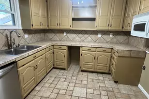 112 N 34th St, Corsicana, TX 75110 - Photo 6