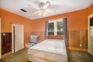 105 E Lone Star Ave, Cleburne, TX 76031 - Photo 14