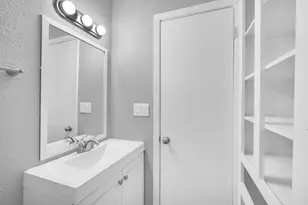 3450 Silverhill Dr, Dallas, TX 75241 - Photo 18