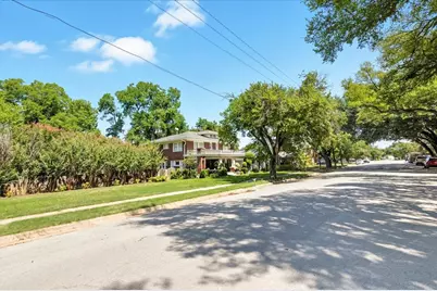 2328 Mistletoe Boulevard, Fort Worth, TX 76110 - Photo 8