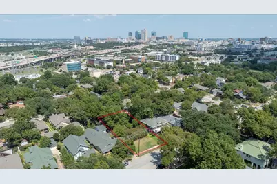 2328 Mistletoe Boulevard, Fort Worth, TX 76110 - Photo 4