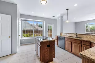 1404 Honey Locust Dr, Plano, TX 75023 - Photo 10