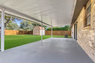 710 Country Lane, Grand Prairie, TX 75052 - Photo 30