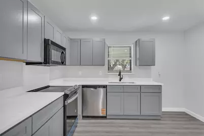 710 Country Lane, Grand Prairie, TX 75052 - Photo 14