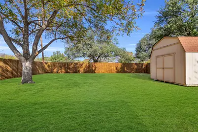 710 Country Lane, Grand Prairie, TX 75052 - Photo 32