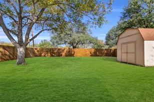 710 Country Ln, Grand Prairie, TX 75052 - Photo 32