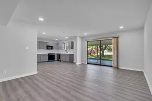 710 Country Ln, Grand Prairie, TX 75052 - Photo 8