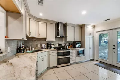 407 E Oakdale Street, Keene, TX 76059 - Photo 10