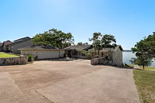 4115 Crescent Dr, Granbury, TX 76049 - Photo 6