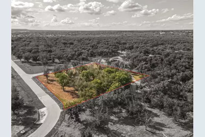 900 E Landings Drive, Granbury, TX 76049 - Photo 2