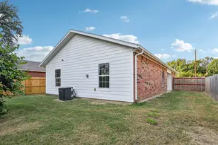 2714 Silkwood St, Dallas, TX 75215 - Photo 8