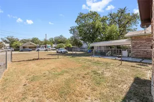 1810 9th St, Brownwood, TX 76801 - Photo 20