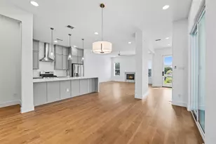 2312 Scenic Bluff Dr, Fort Worth, TX 76111 - Photo 12