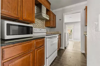 1820 Live Oak Avenue, Waco, TX 76708 - Photo 10