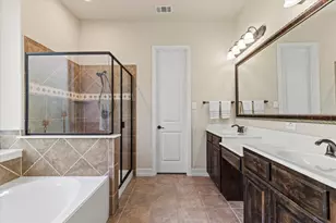 12445 Pleasant Hill Ln, Frisco, TX 75033 - Photo 16