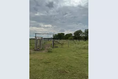 800 County Road 2870, Honey Grove, TX 75446 - Photo 2