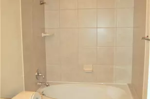 142 Barrington Ln, Lewisville, TX 75067 - Photo 6