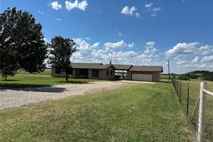 6551 Crooked Creek Rd, Bowie, TX 76230 - Photo 4