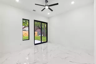 10434 Vinemont St, Dallas, TX 75218 - Photo 14