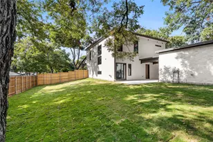 10434 Vinemont St, Dallas, TX 75218 - Photo 34