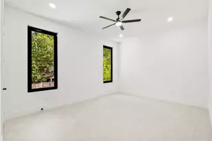 10434 Vinemont St, Dallas, TX 75218 - Photo 30