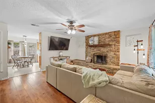 217 English Ct, Springtown, TX 76082 - Photo 4