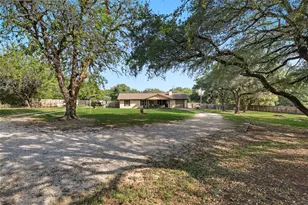 217 English Ct, Springtown, TX 76082 - Photo 2