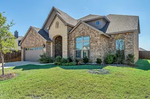 140 Crockett Dr, Waxahachie, TX 75165 - Photo 1