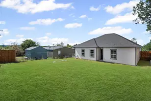 913 Pease River Dr, Granbury, TX 76048 - Photo 38