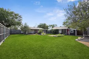 205 W Ash St, Celina, TX 75009 - Photo 2