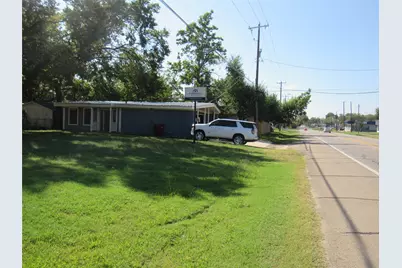 1802 N Center Street, Bonham, TX 75418 - Photo 4