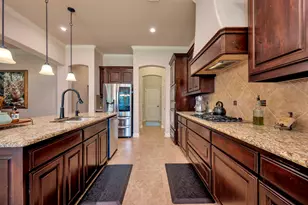 129 Mckinley Dr, Burleson, TX 76028 - Photo 4