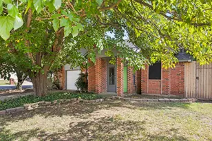 216 Cutting Horse Ln, Keller, TX 76248 - Photo 2