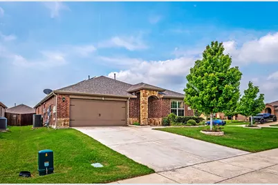 1911 Meadow Crest Drive, Princeton, TX 75407 - Photo 2