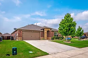 1911 Meadow Crest Dr, Princeton, TX 75407 - Photo 2