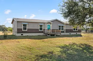 1605 Cloverleaf Rd, Bellmead, TX 76705 - Photo 2