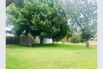 1322 Oakbrook Street, Lancaster, TX 75134 - Photo 12