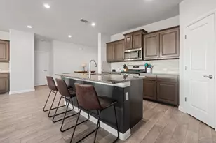 1315 Dublin Dr, Cleburne, TX 76033 - Photo 6