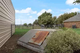 2725 Purple Sage Ct, Saginaw, TX 76179 - Photo 32