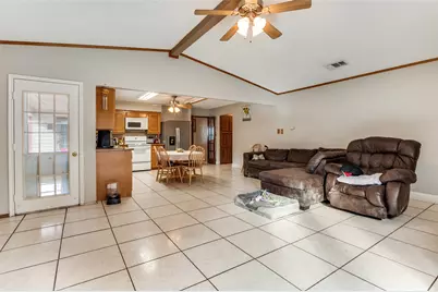 1926 Creek Wood Circle, Irving, TX 75060 - Photo 18