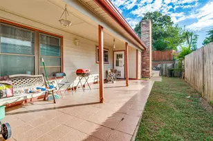 1926 Creek Wood Circle, Irving, TX 75060 - Photo 28