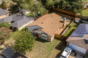 1926 Creek Wood Circle, Irving, TX 75060 - Photo 38